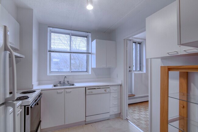 Photo du bâtiment - 4800 Maisonneuve Blvd W