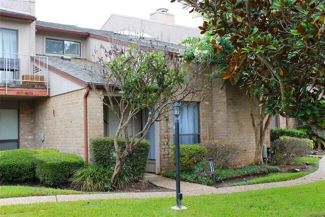 Building Photo - 13319 Parkway Blvd