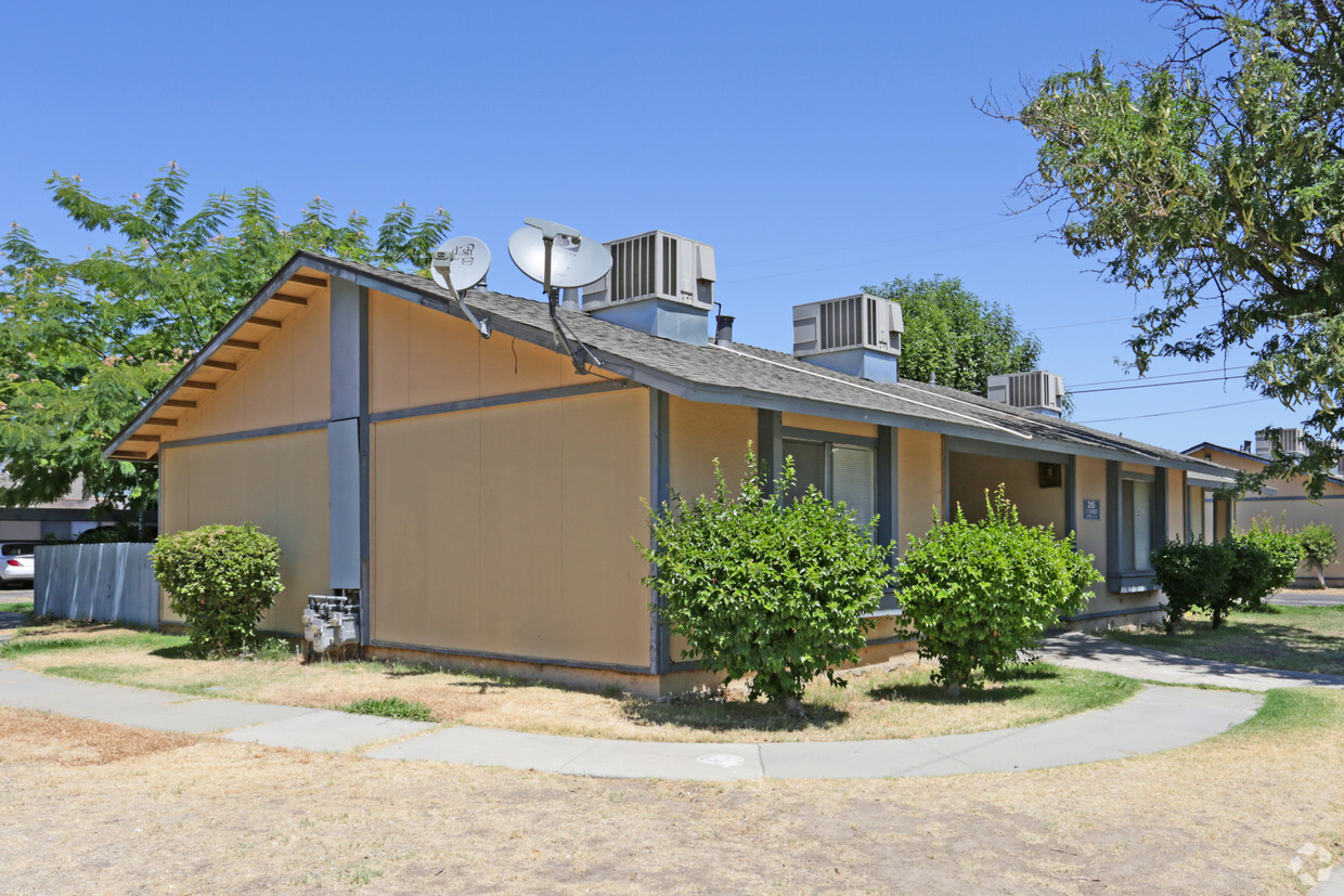 Primary Photo - Merced West Apartments