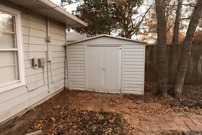 Building Photo - 1508 N Highland Ave