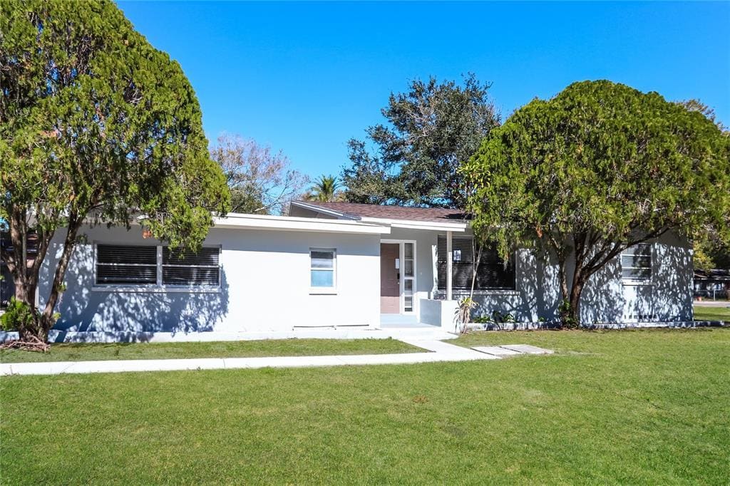 Foto principal - 5763 Crestmont Ave