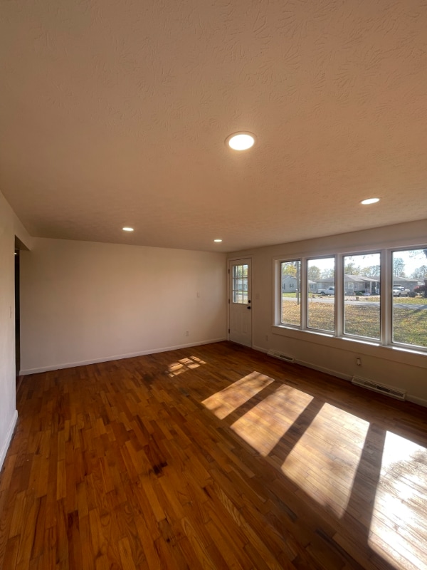 Building Photo - 218 Mouser St