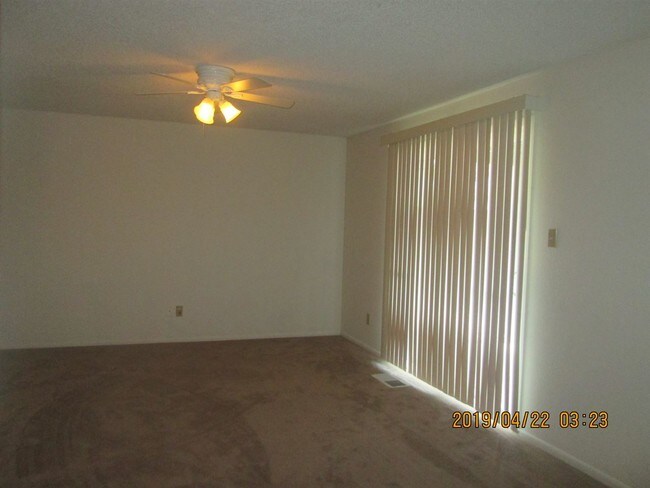 Building Photo - 1250 E Huffaker Ln