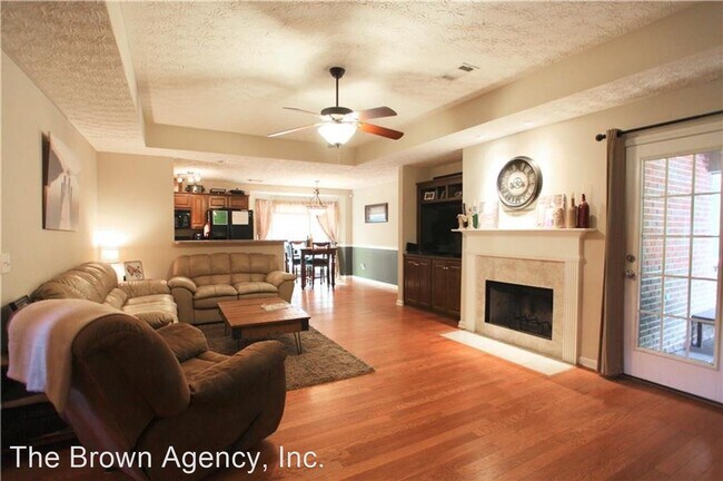 Building Photo - 3 br, 2 bath House - 208 Oak Park Drive
