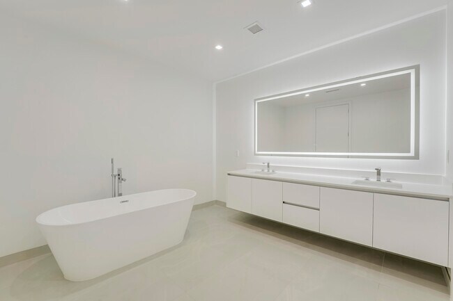 Foto del edificio - 220 Lake Shore Dr