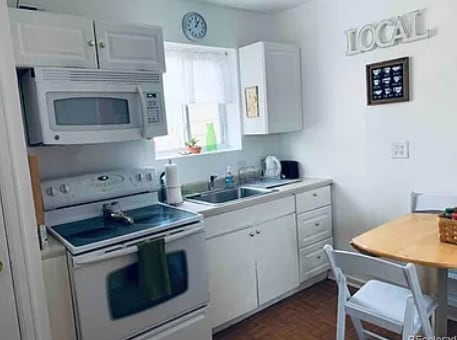 Kitchen - 10995 Montview Blvd