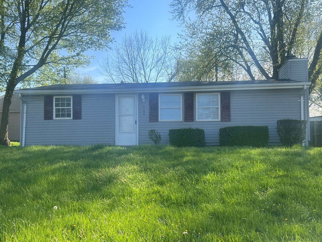Foto principal - 2 bedroom and 1 bath