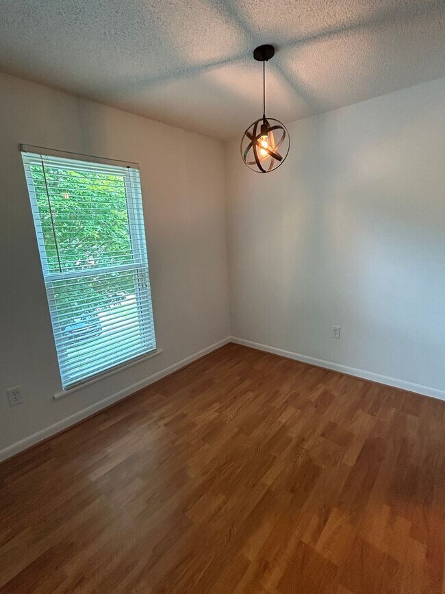 Building Photo - Black Mountain Rental-Genesis Circle