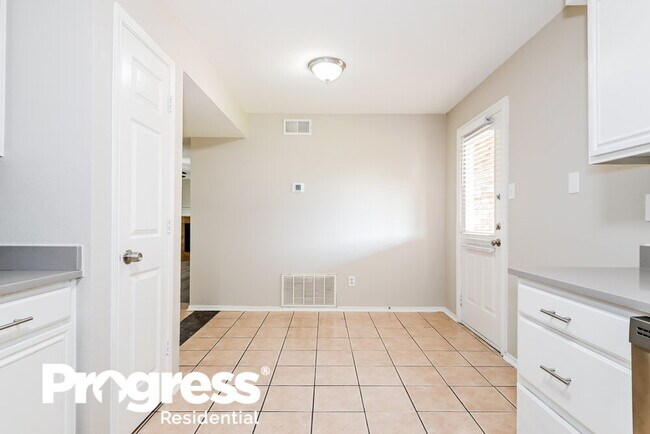 Building Photo - 2604 Austin Dr