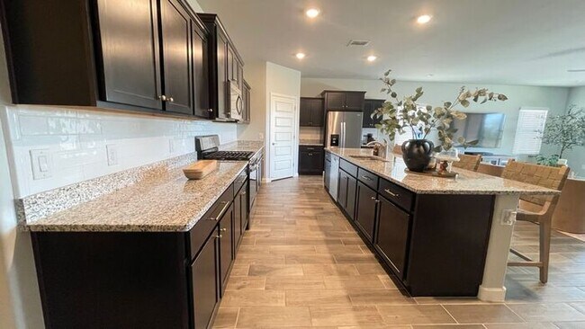 Foto del edificio - MOVE IN SPECIAL- $500 off immediate move in.