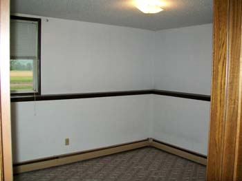 Bedroom - Colonial Apartments