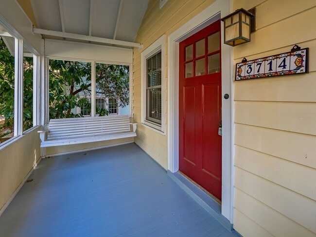 Building Photo - Charming, Renovated Bungalow in NW DC Tenley Area