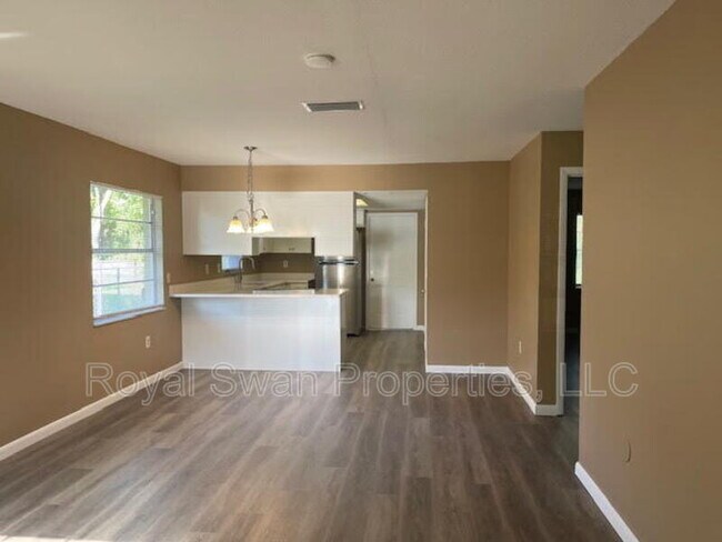 Foto del edificio - 724 Zella Ln