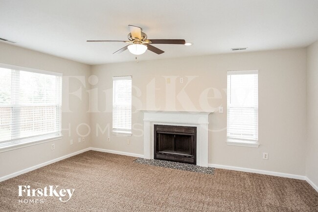 Building Photo - 17651 Willow Creek Way