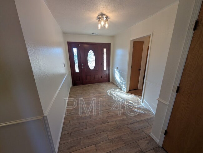 Foto del edificio - 3213 22nd Ave SE