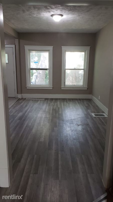 Building Photo - 3 br, 1 bath Townhome - 7513 Lawnview Ave
