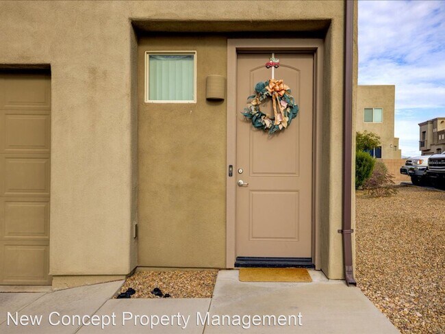 Building Photo - 3 br, 2.5 bath House - 241 E. Imperial Ct