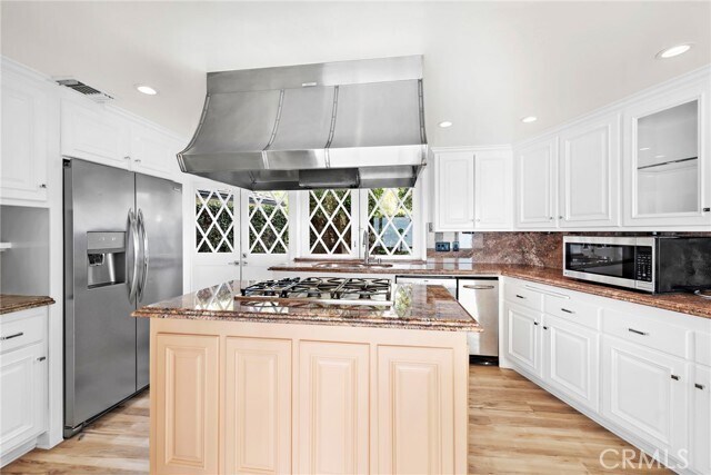 Building Photo - 615 Bolsana Dr