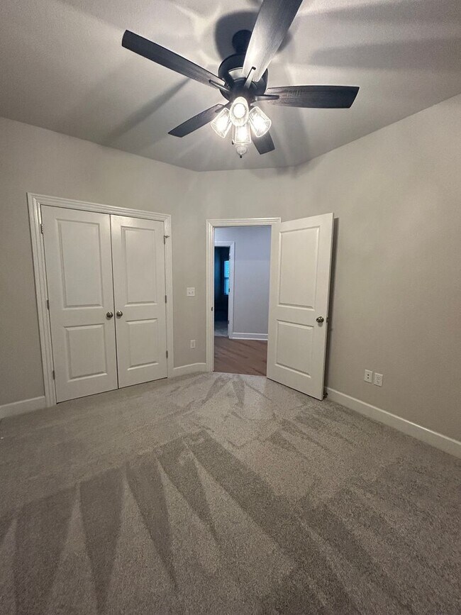 Foto del edificio - Beautiful Bentonville Home! 4 Bedrooms, 2....