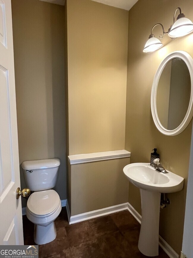Foto del edificio - 74 Roxbury Ln