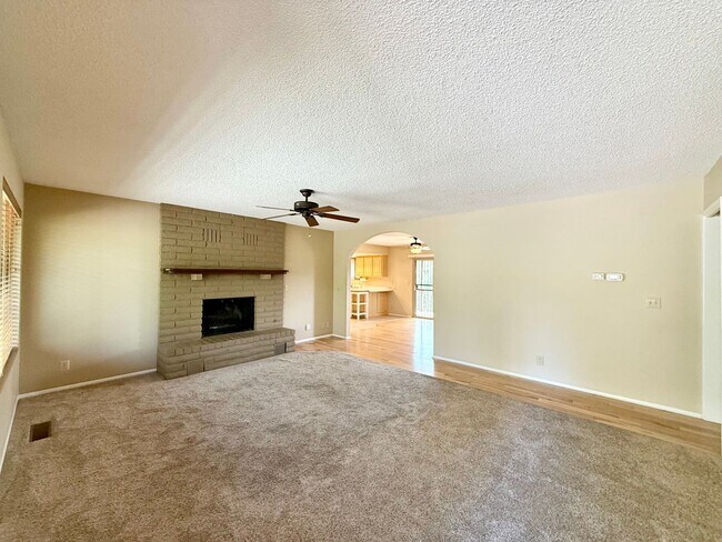 Building Photo - 4 bedroom home minutes from downtown Presc...