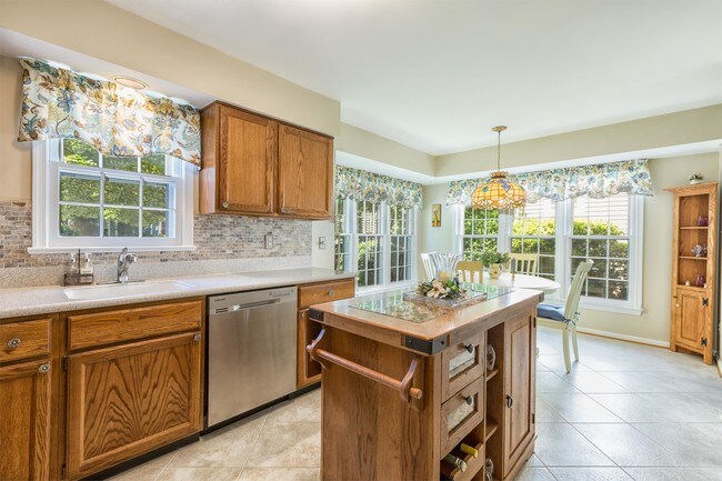 Building Photo - 2102 Salt Kettle Way