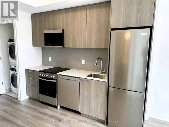 Photo du bâtiment - 7439 Kingston Rd