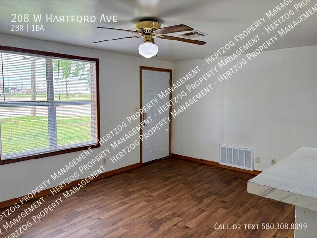 Foto del edificio - 208 W Hartford Ave