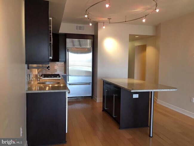 Foto del edificio - 1111 19th St N