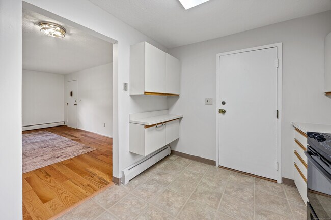 Foto del edificio - 486 Oak Ave
