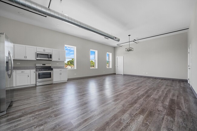 Building Photo - 3135 W 95th St