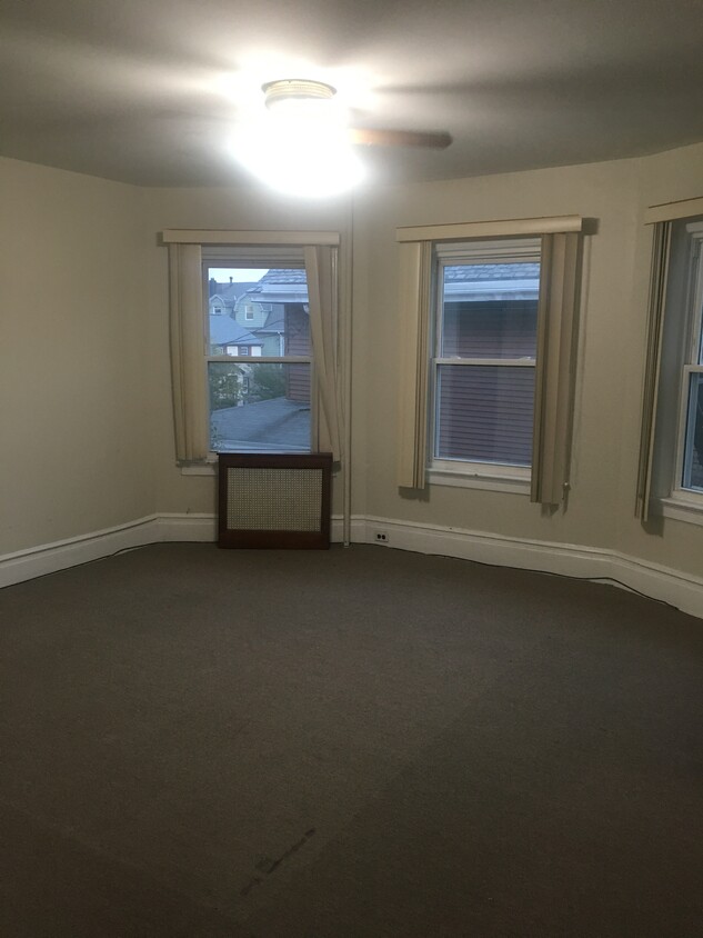 Living Room - 6 Overlook St