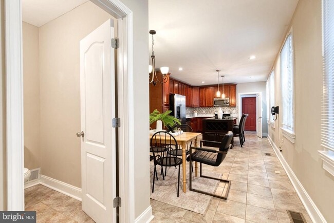 Building Photo - 23 N Chester St