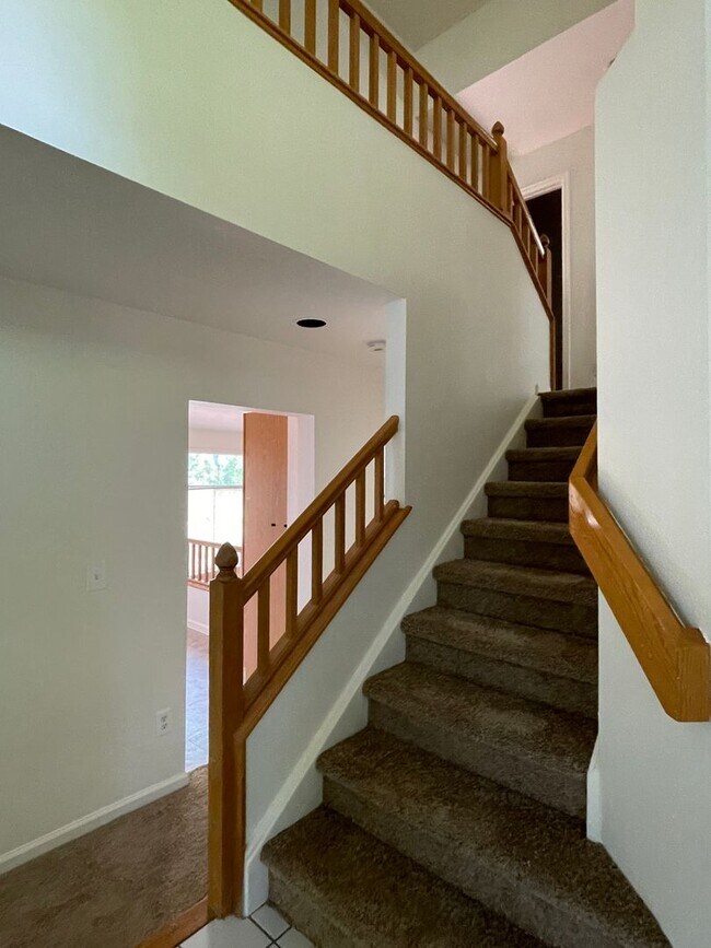 Foto del edificio - 3 bed 3 bath single Family House in Highla...