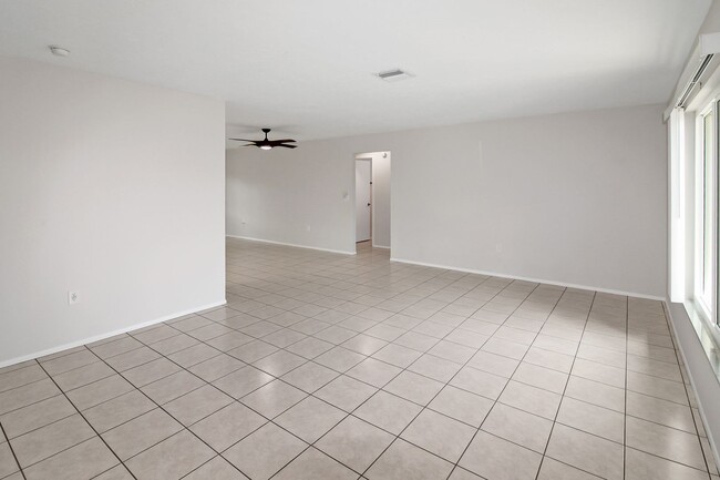 Building Photo - Hourglass Lakes Annual Home for Rent