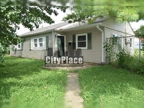 Building Photo - 2121 N Catherwood Ave