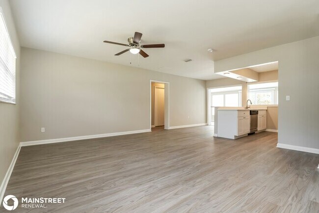 Foto del edificio - 910 Leisure Ave, Tampa, FL 33613