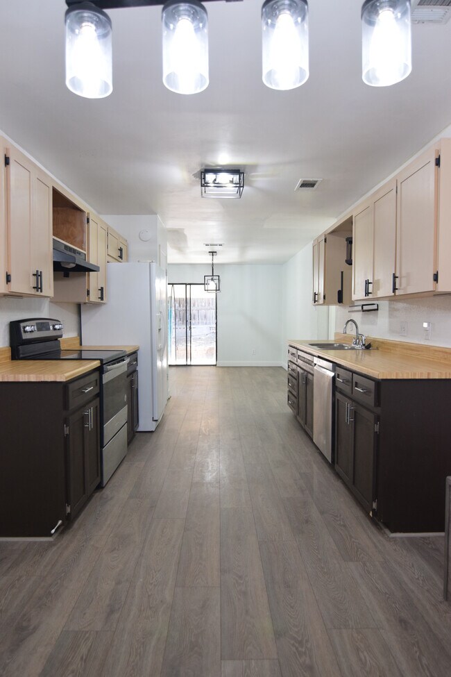 Foto del edificio - 4501 Lago Cir