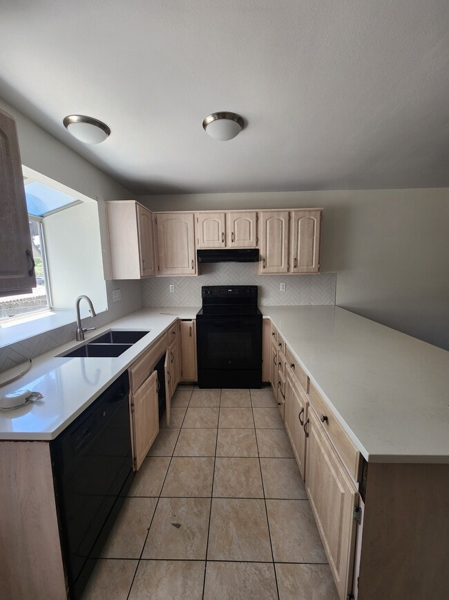 Foto del edificio - 17178 E Whitaker Drive