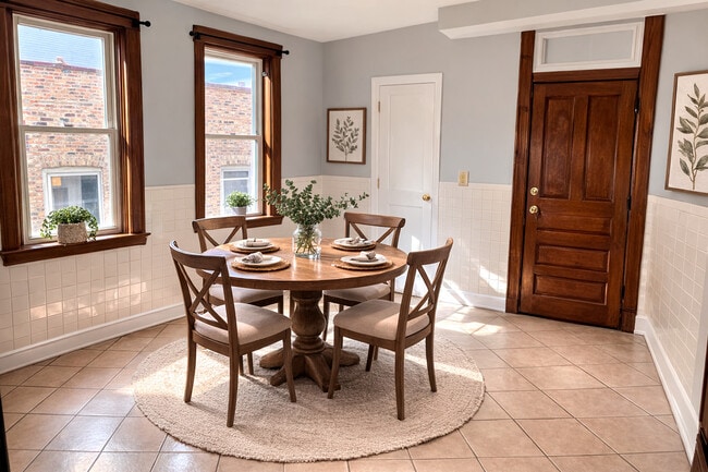 Building Photo - 2518 S St Louis Ave