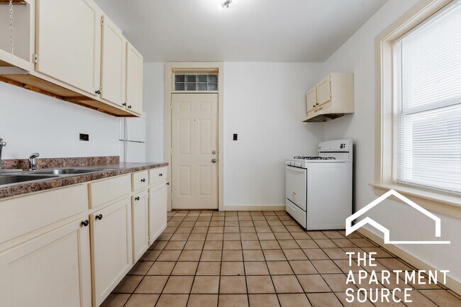 Building Photo - 2050 N Kostner Ave