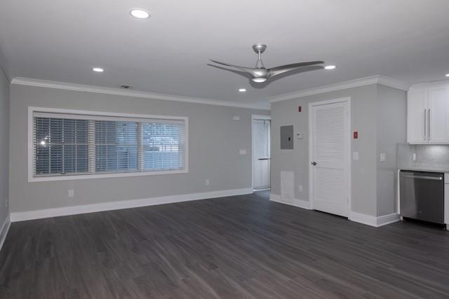Foto del edificio - 116 Smithtown Blvd