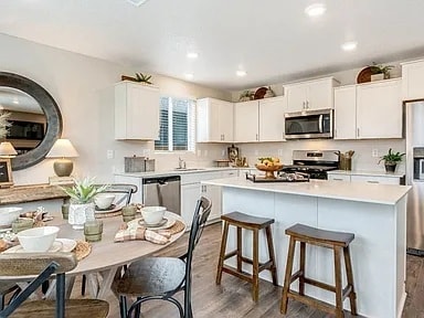 Foto del edificio - 2721 Chickadee Ln