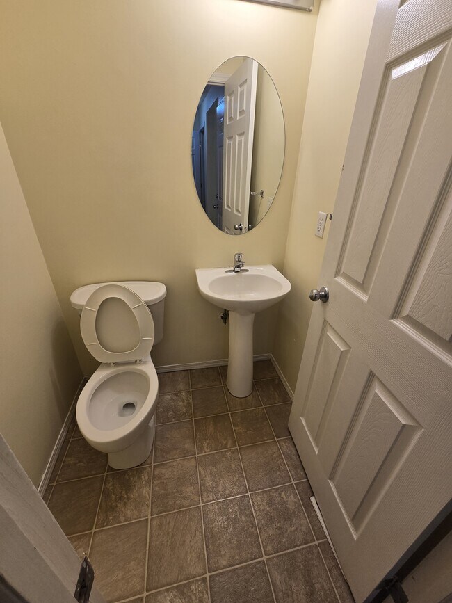 Photo du bâtiment - 14603 Miller Blvd NW