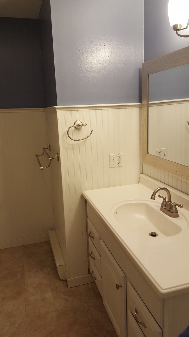 Bathroom - 128 Mayo Rd
