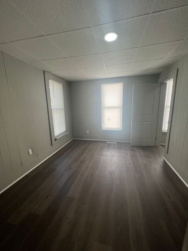 Building Photo - 3 Bedroom 1 Bath Home