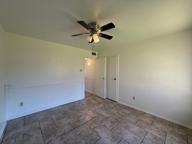 Building Photo - Home For Rent