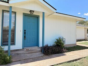 Building Photo - 2305 Whitlow Cove