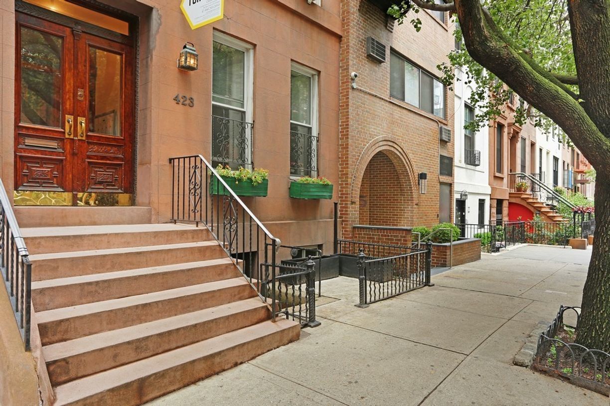 Foto principal - 423 E 84th St