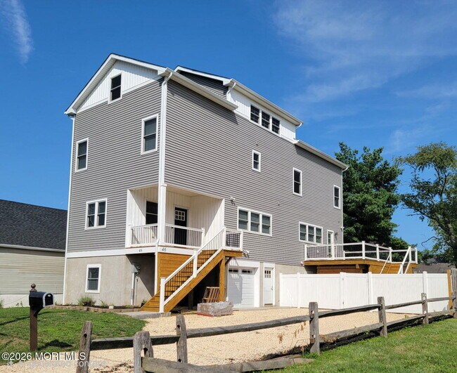 Foto del edificio - 46 Hudson Ave